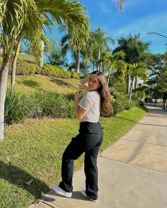Iria Pantalón Cargo Corte Recto vista trasera