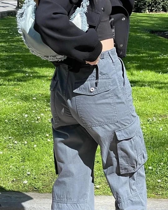 Iria Pantalón Cargo Corte Recto vista lateral