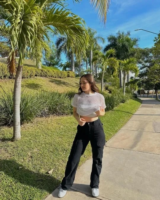 Iria Pantalón Cargo Corte Recto look femenino moderno