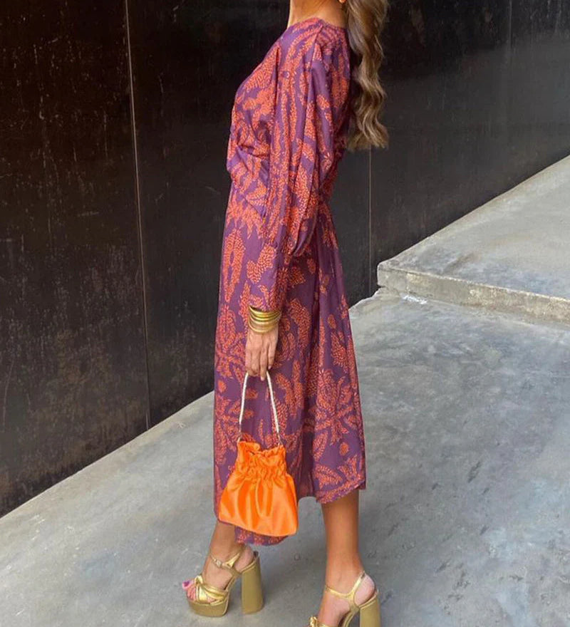 Laia Vestido Midi Elegante con Estampado Atemporal detalle del estampado