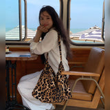 Pilar | Bolso femenino casual con estampado de leopardo