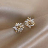 Mirla – Gold earrings with opal flowers