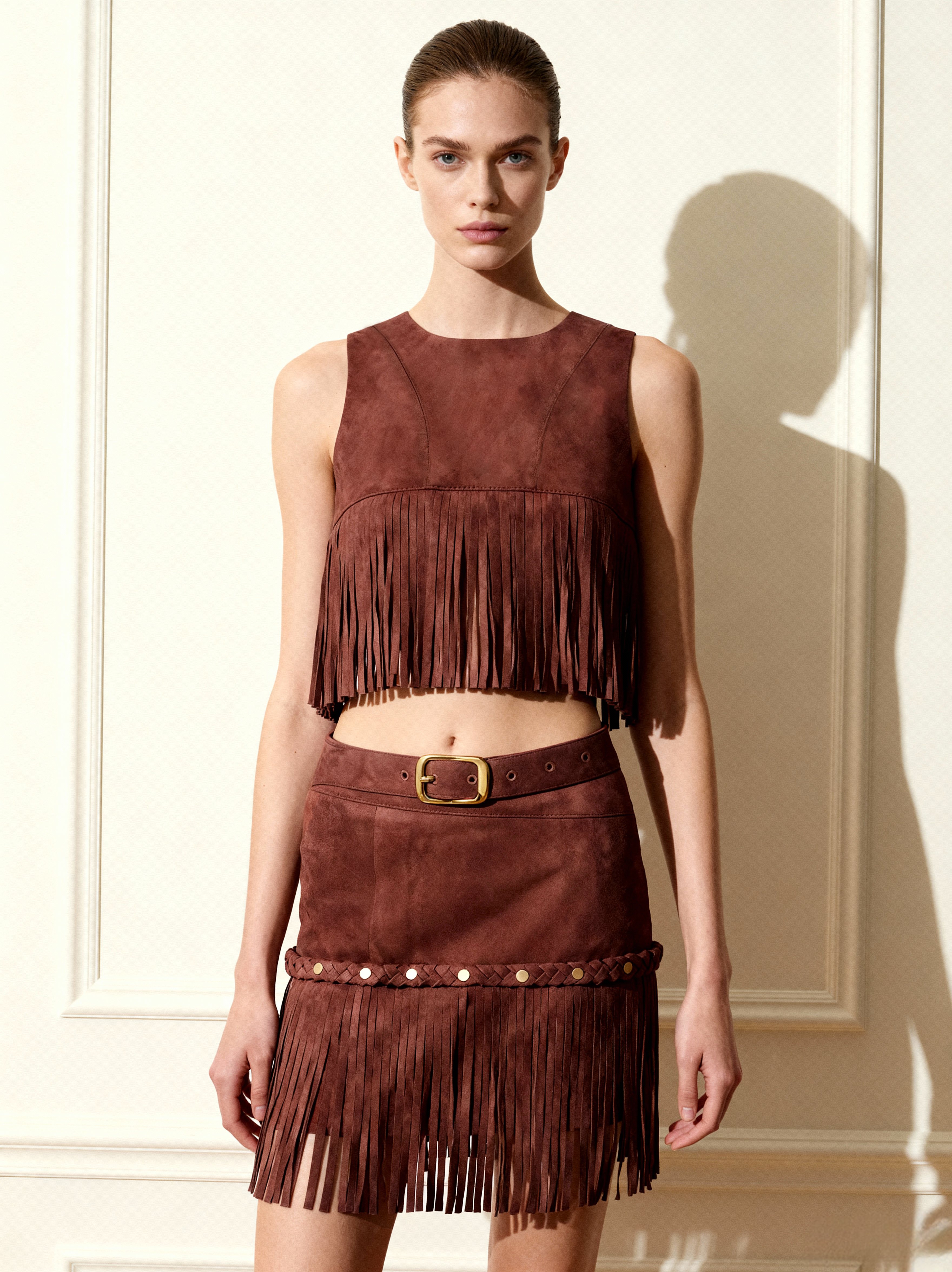 Violeta Top halter ante sintético con flecos burdeos vista lateral