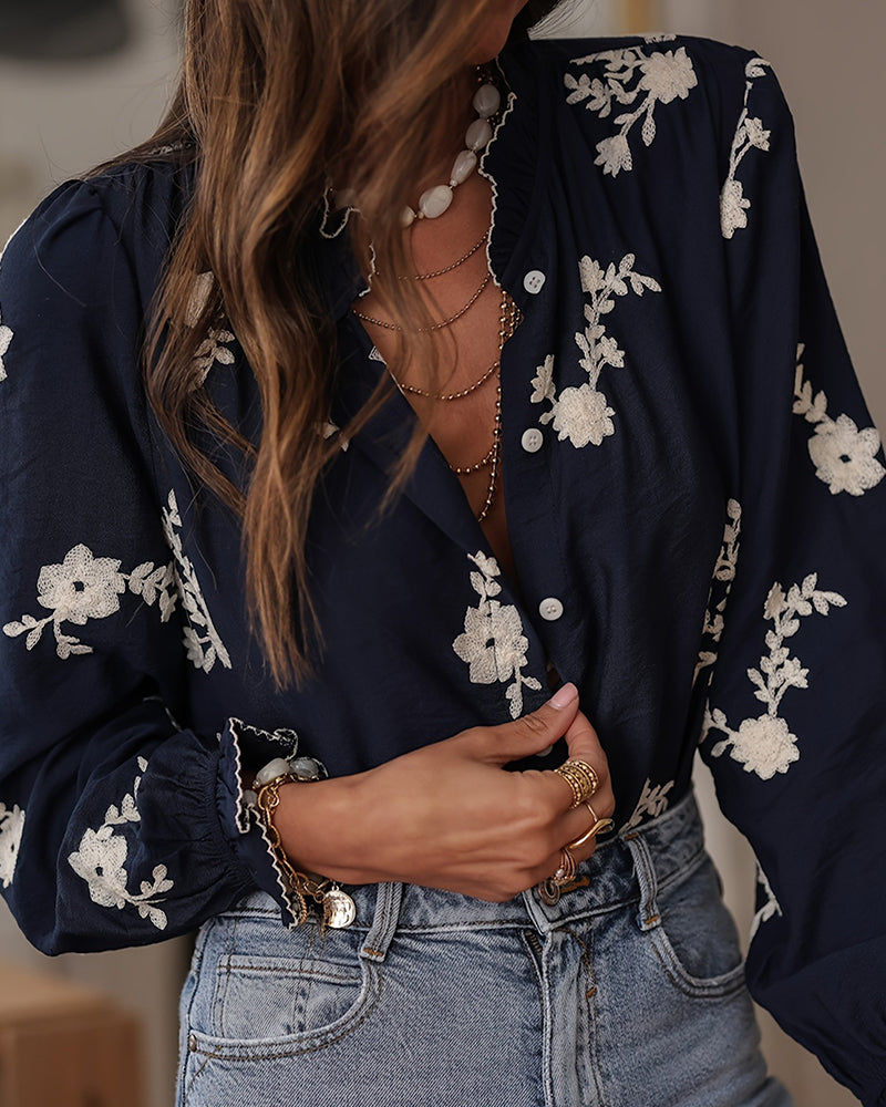 Laia | Camisa de manga larga con bordado floral elegante