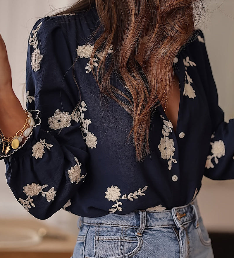 Laia | Camisa de manga larga con bordado floral elegante