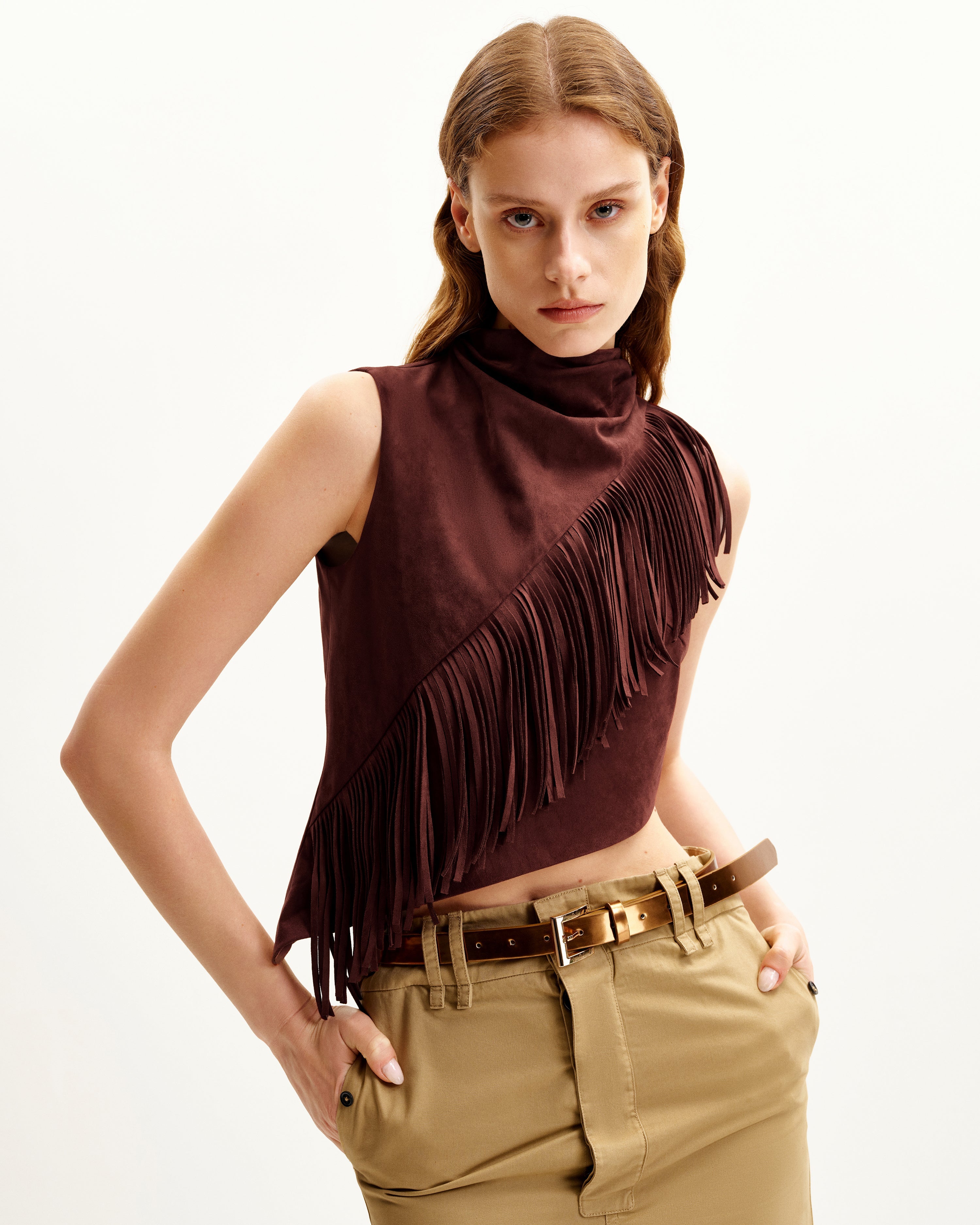 Miranda Top gamuza flecos asimétricos burdeos vista lateral