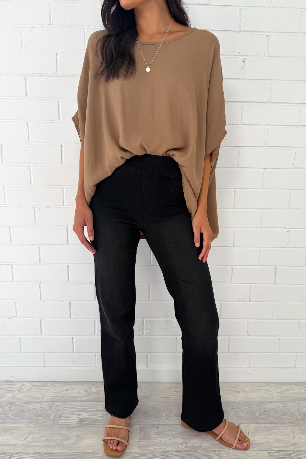 Ester Vaqueros Denim Azul look femenino moderno