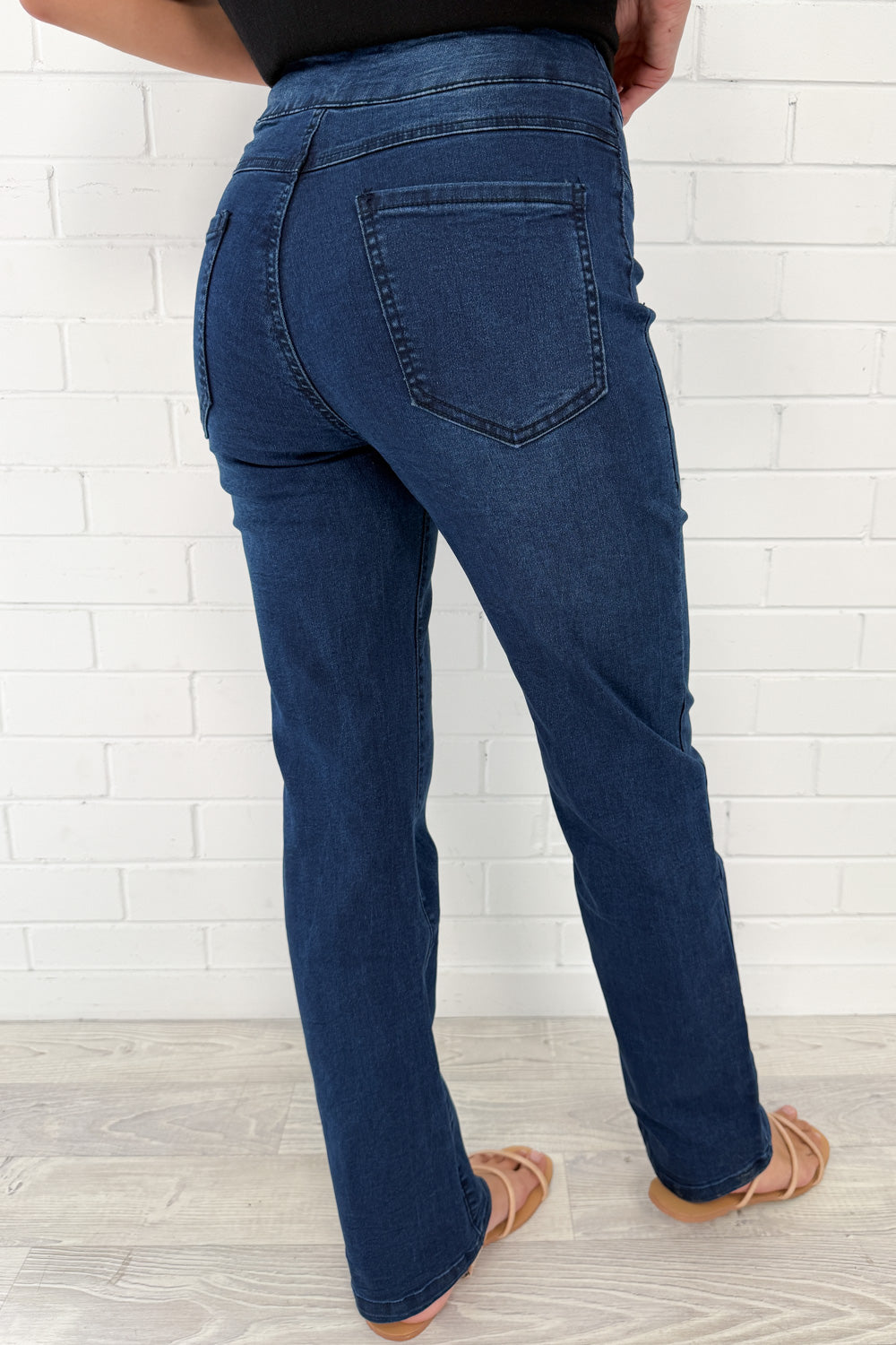 Ester Vaqueros Denim Azul look femenino moderno