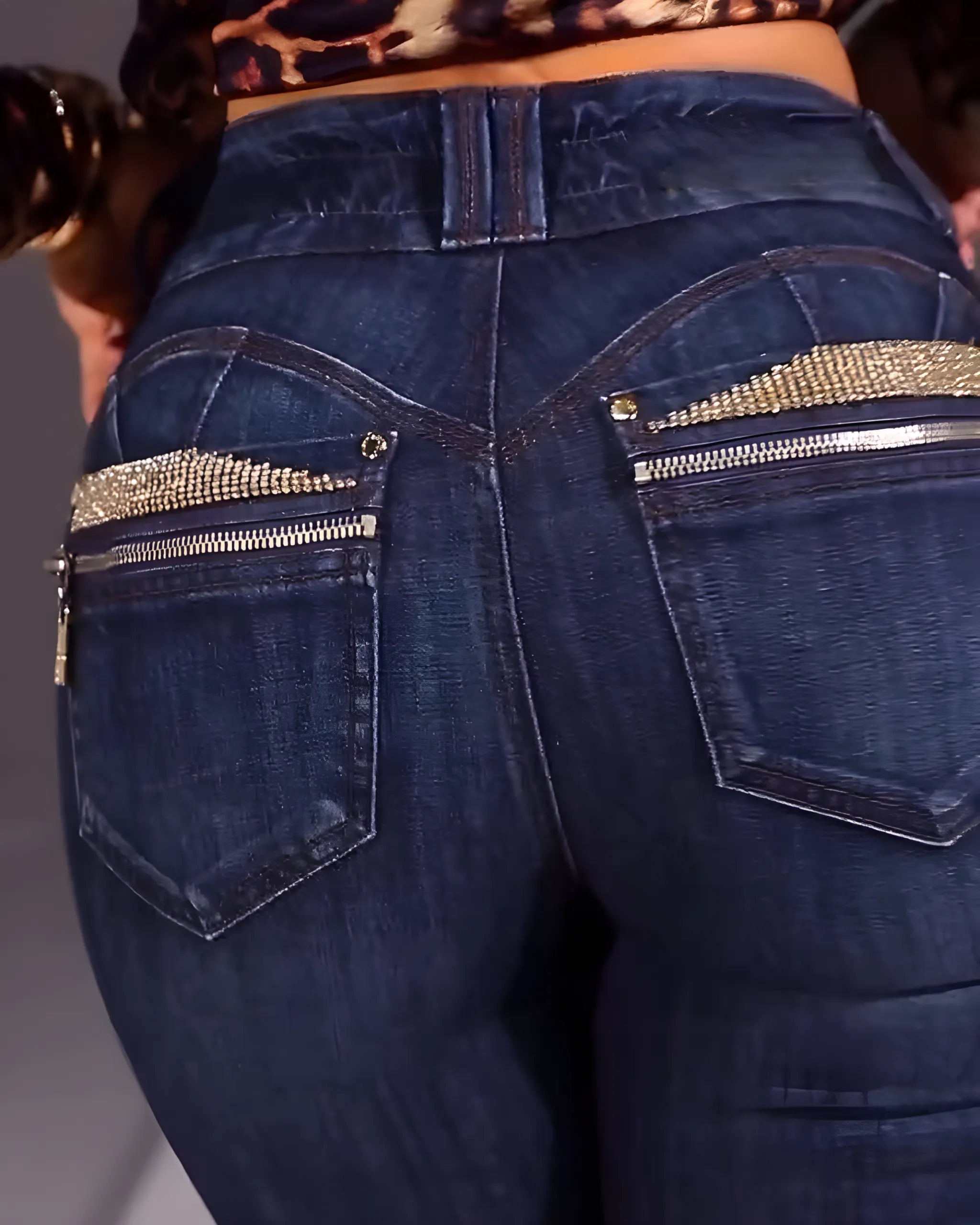 Berta Jeans Glam Con Pedrería textura del denim