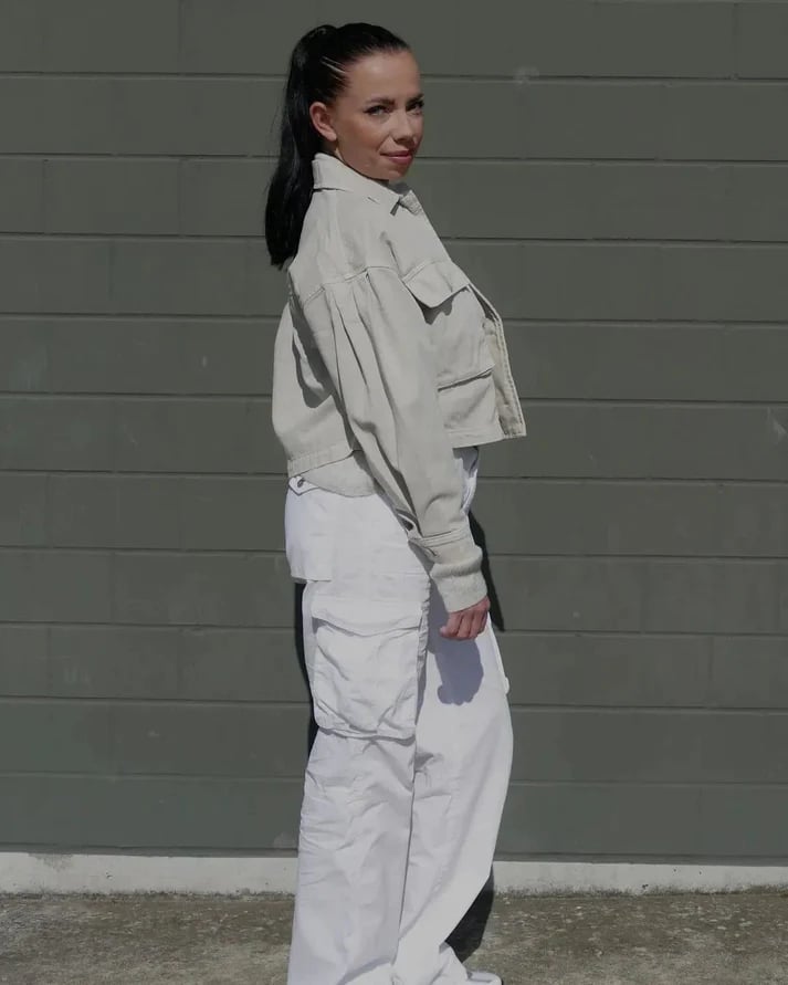 Iria Pantalón Cargo Corte Recto look femenino moderno