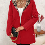 Abrigo reversible con capucha y estampado de leopardo