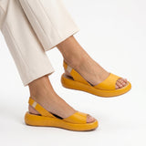 Cláudia - Flat Sandals with Anatomical Sole
