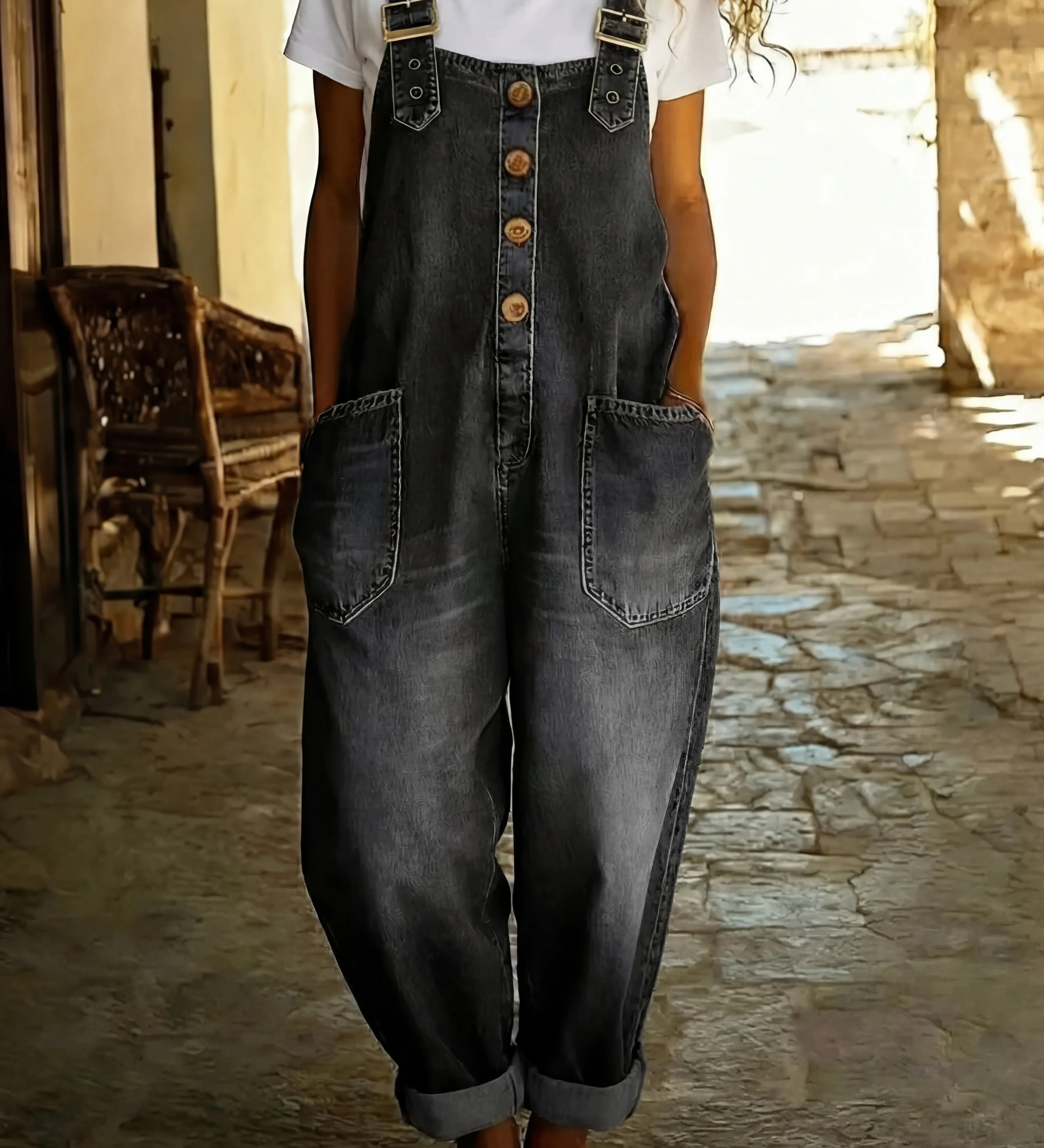 Rocio | Mono vaquero casual con hebilla ajustable.