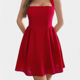 Kassandra Vestido Mini Halter con Espalda Abierta y Silueta Evasé elegante
