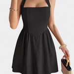 Kassandra Vestido Mini Halter con Espalda Abierta y Silueta Evasé vestido elegante