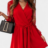 Jana Vestido Mini Elegante con Escote Sofisticado y Silueta Favorecedora