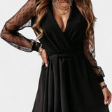 Jana Vestido Mini Elegante con Escote Sofisticado y Silueta Favorecedora